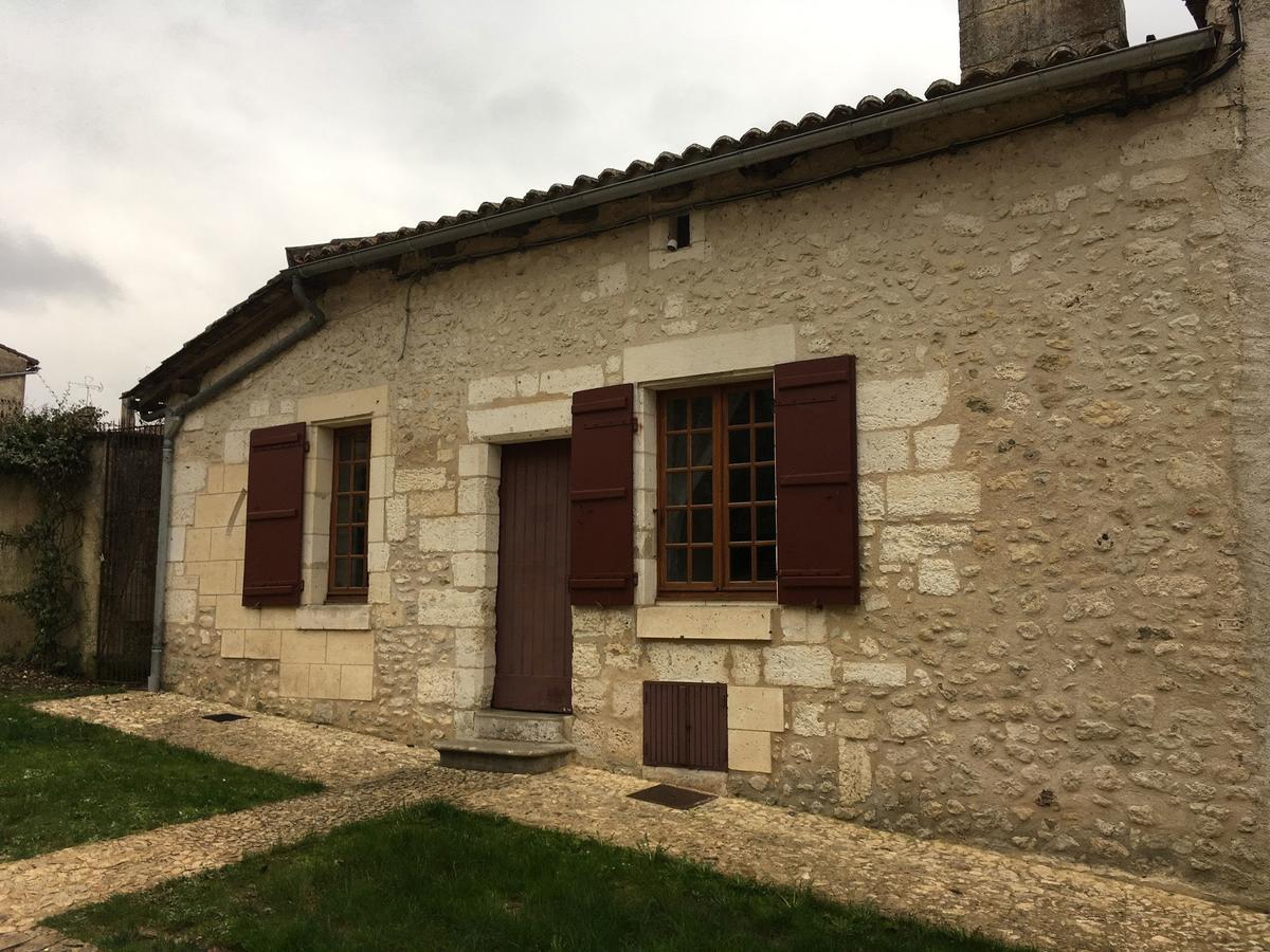 Au Pied Du Chateau Bourdeilles Exteriör bild