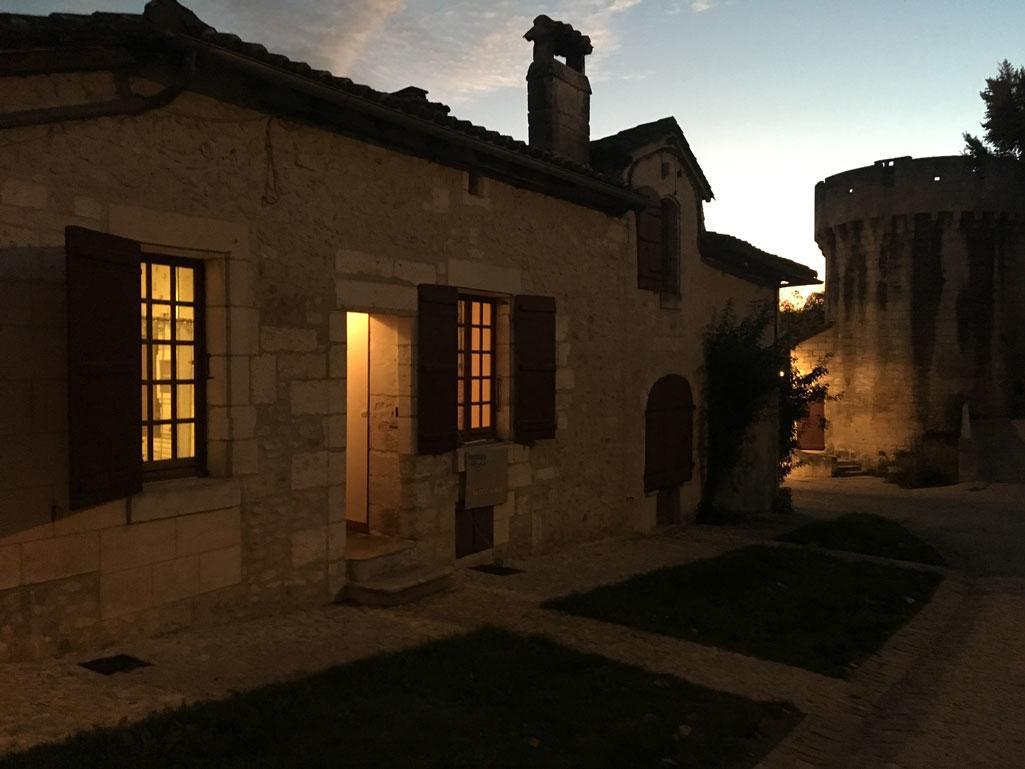 Au Pied Du Chateau Bourdeilles Exteriör bild